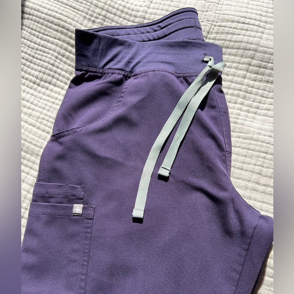 Figs Kade Cargo scrub pant Medium petite in purple